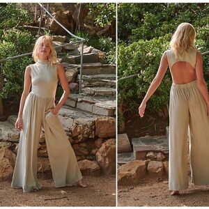 Elegant Cream Sleeveless Jumpsuit